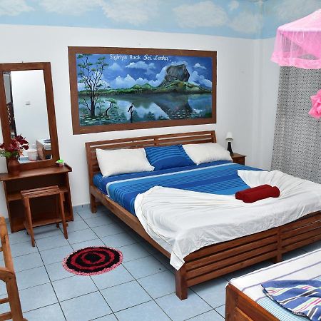 Hotel Happy Tuna Hikkaduwa Ngoại thất bức ảnh