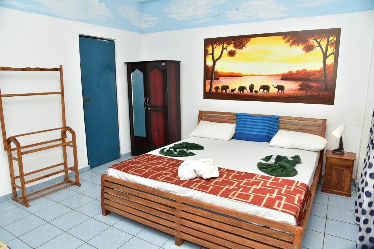 Hotel Happy Tuna Hikkaduwa Ngoại thất bức ảnh