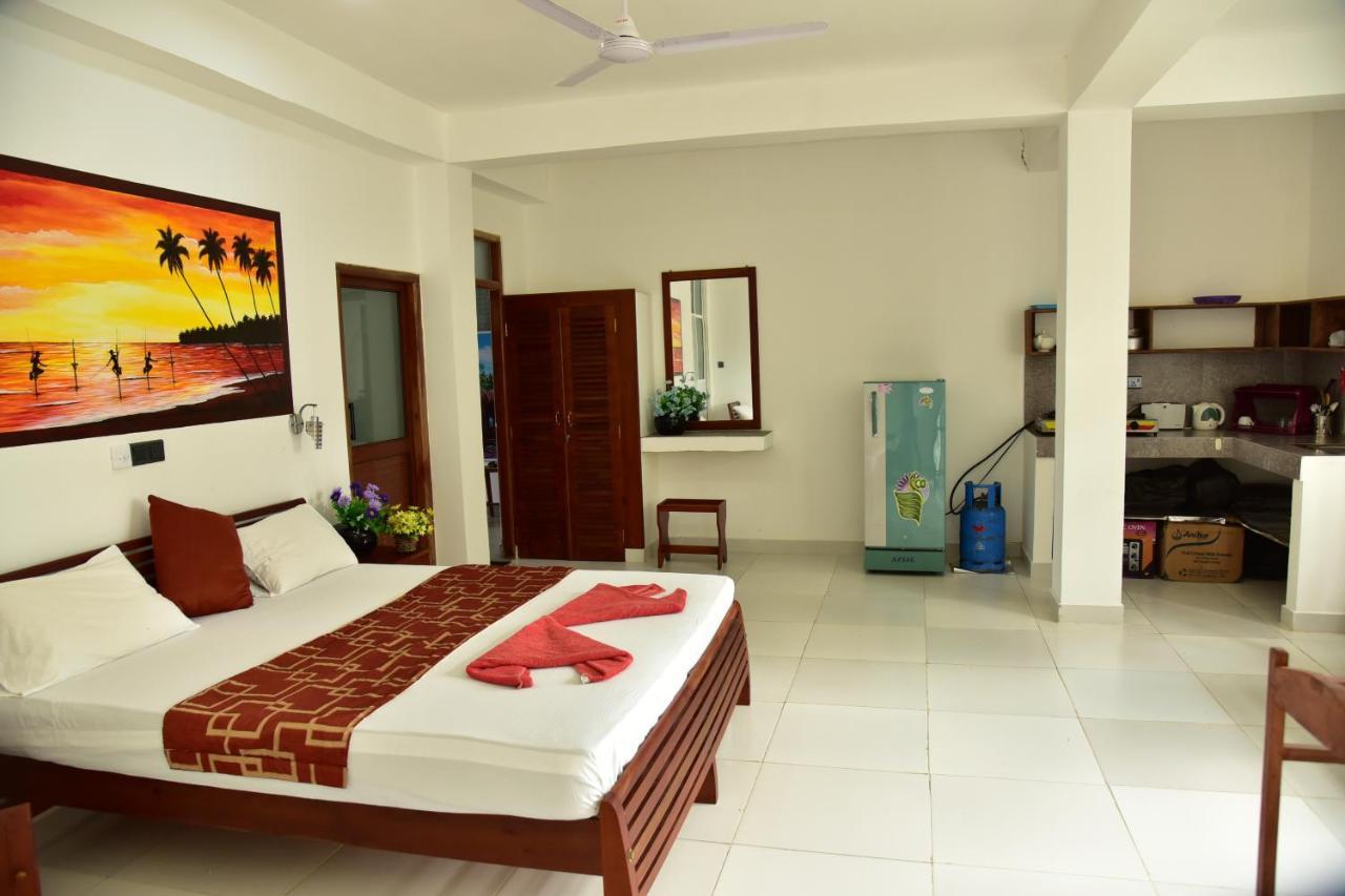 Hotel Happy Tuna Hikkaduwa Ngoại thất bức ảnh