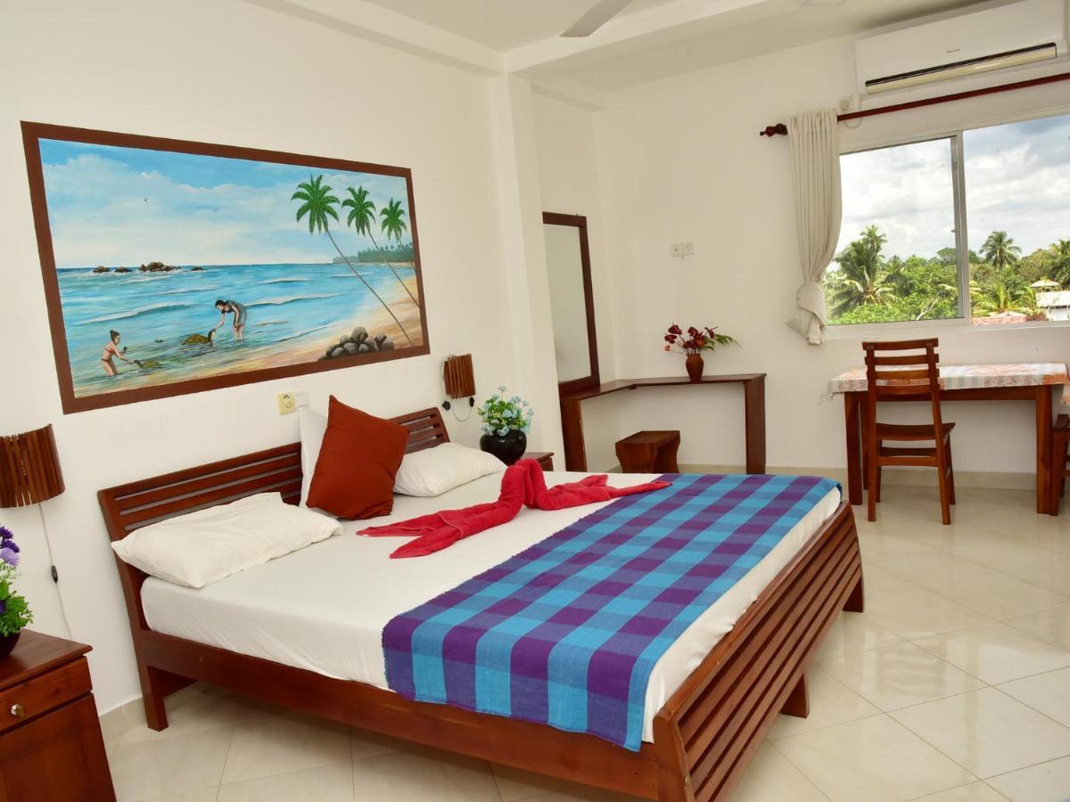 Hotel Happy Tuna Hikkaduwa Ngoại thất bức ảnh