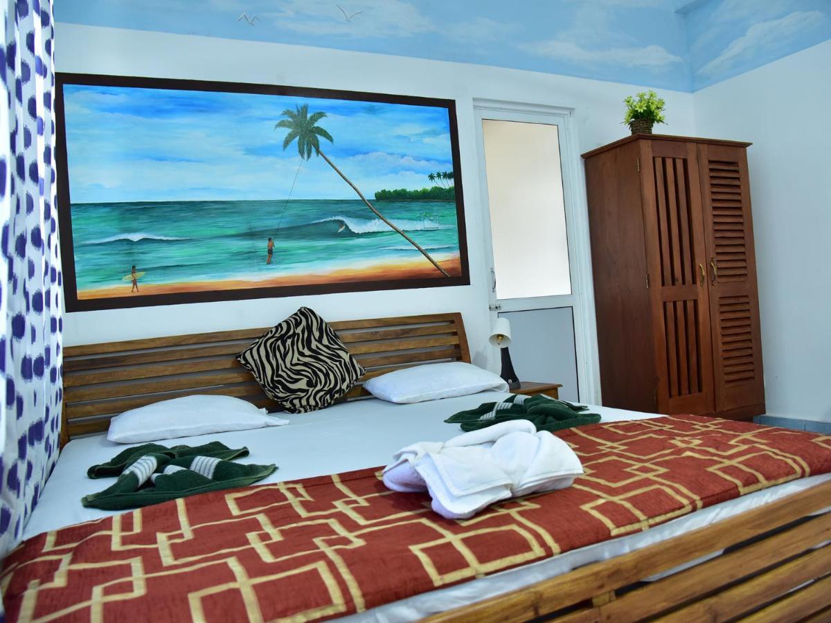 Hotel Happy Tuna Hikkaduwa Ngoại thất bức ảnh