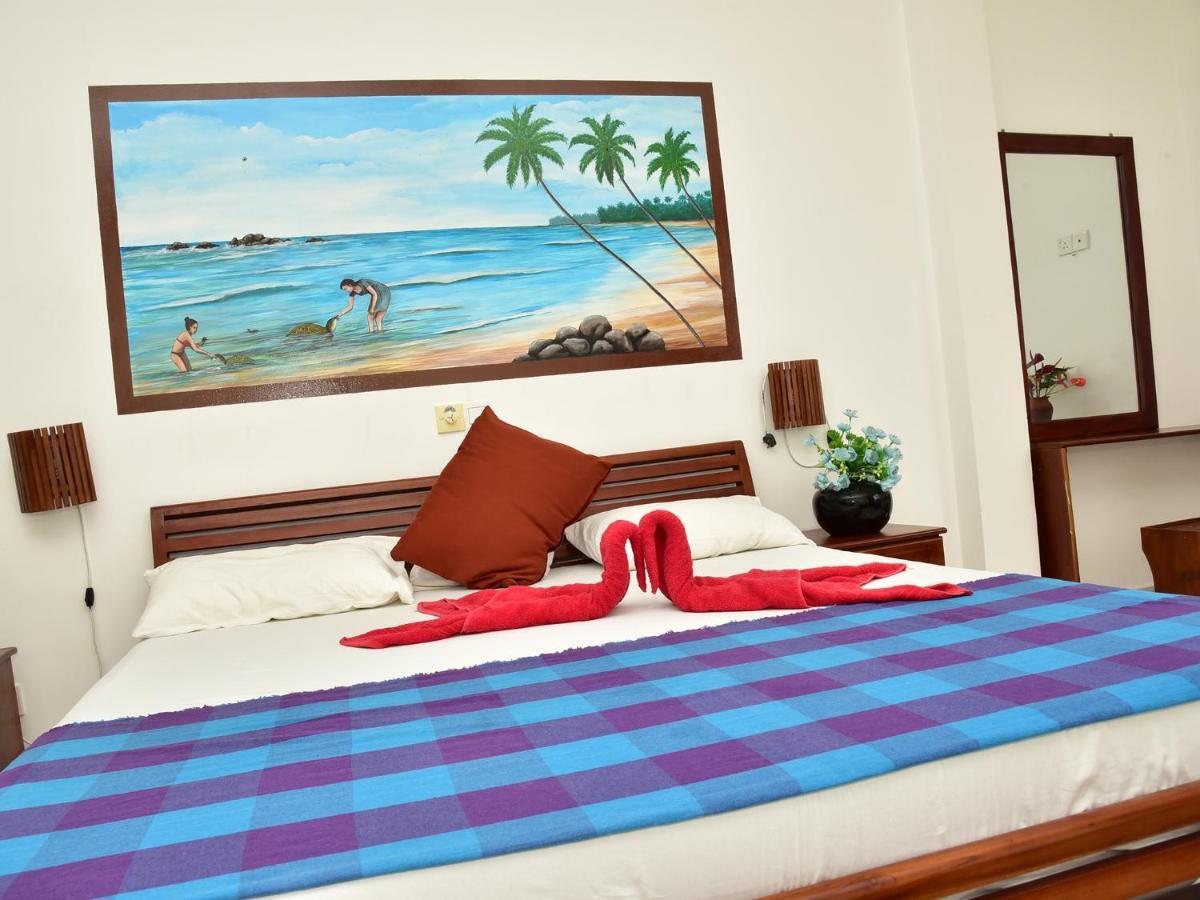 Hotel Happy Tuna Hikkaduwa Ngoại thất bức ảnh